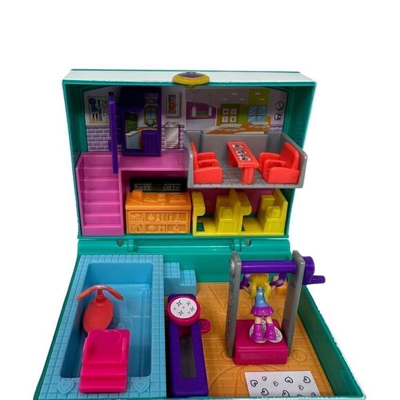 Polly Pocket 2018 Mini Middle School Compact Mattel Pool Jet Ski Lunch Classroom - Picture 5 of 8